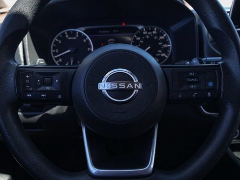 Used 2023 Nissan Rogue SV FWD image 25