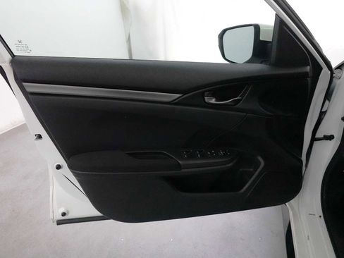 Used 2019 Honda Civic Sport image 10