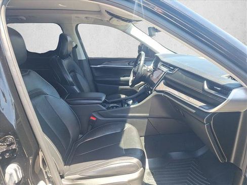 Used 2022 Jeep Grand Cherokee Limited RWD image 18