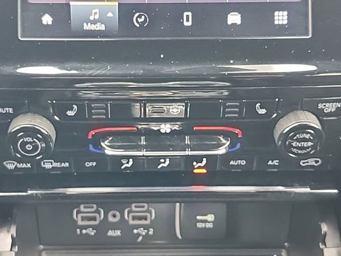 Certified 2023 Jeep Grand Cherokee L Altitude image 7