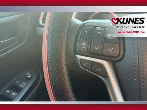 Used 2019 Toyota Highlander LE FWD image 17