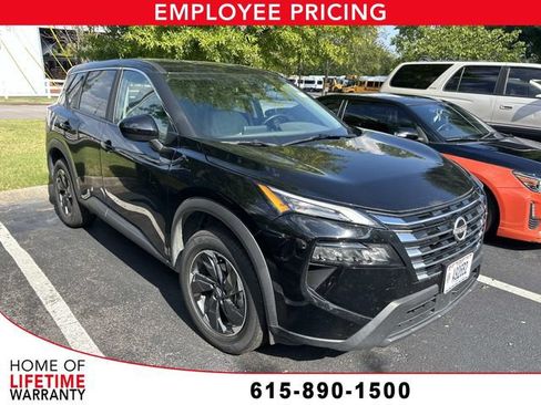 Used 2025 Nissan Rogue SV AWD/4WD image 1
