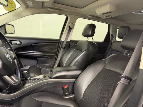 Used 2020 Dodge Journey Crossroad FWD image 11
