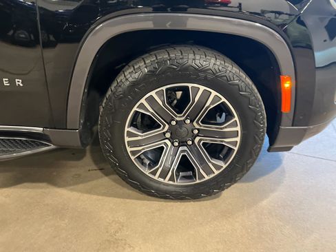 Used 2022 Jeep Wagoneer Series III w/ Flexible Seating Group AWD/4WD image 49