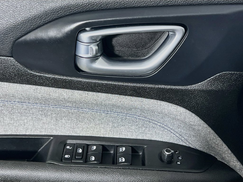 Used 2024 Jeep Compass Latitude AWD/4WD image 14