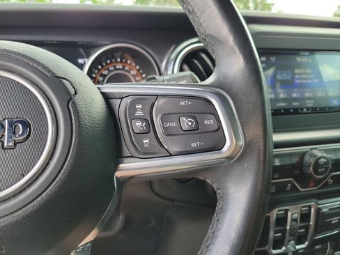 Used 2020 Jeep Wrangler Unlimited Sahara AWD/4WD image 23