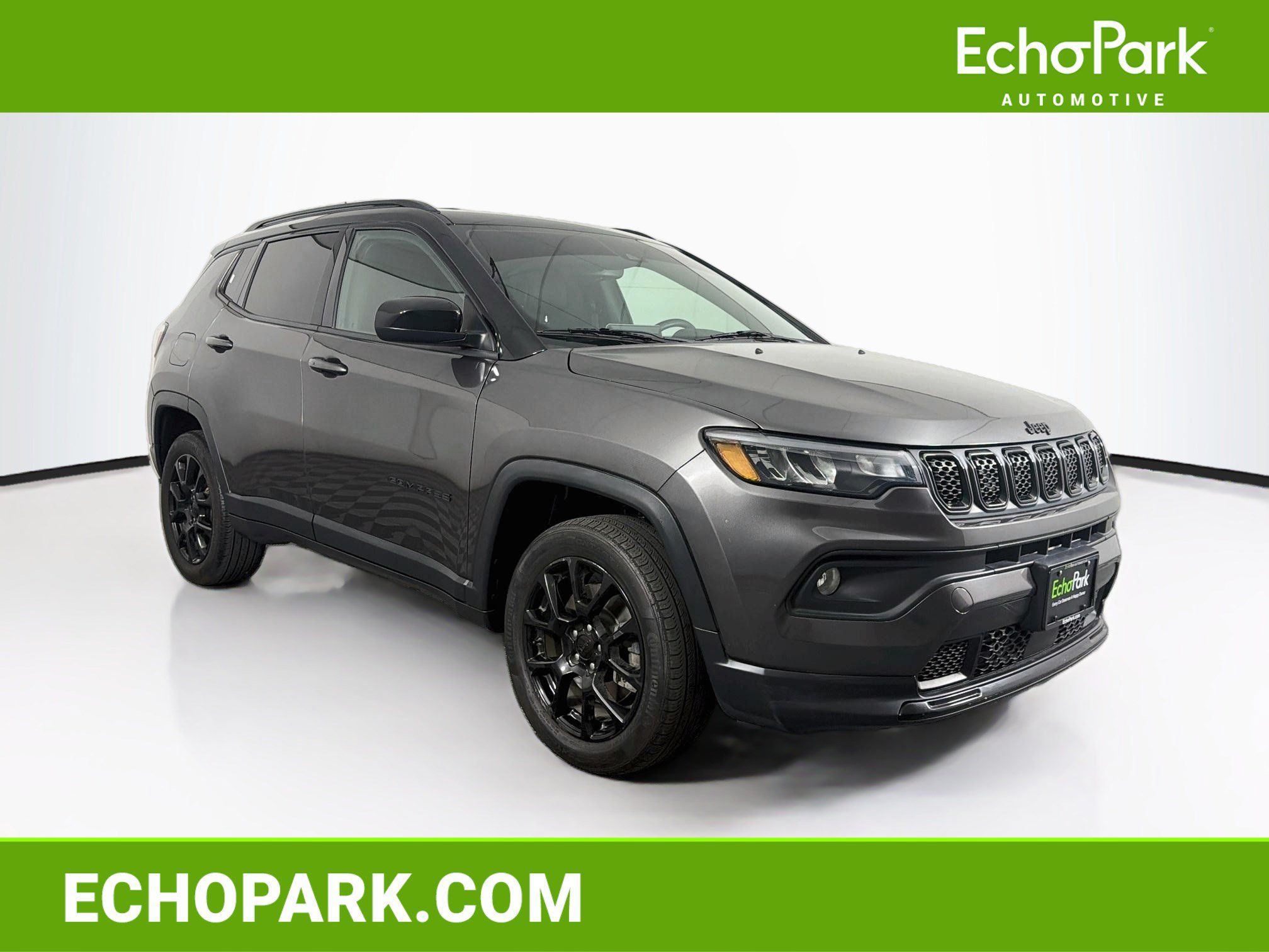 Used 2023 Jeep Compass Latitude AWD/4WD image 1
