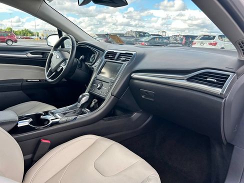 Used 2016 Ford Fusion Titanium FWD image 10