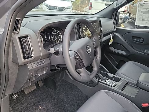 Used 2026 Nissan Frontier SV w/ All-Weather Content Package AWD/4WD image 17