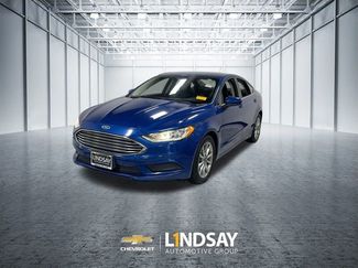 Used 2017 Ford Fusion SE image 1