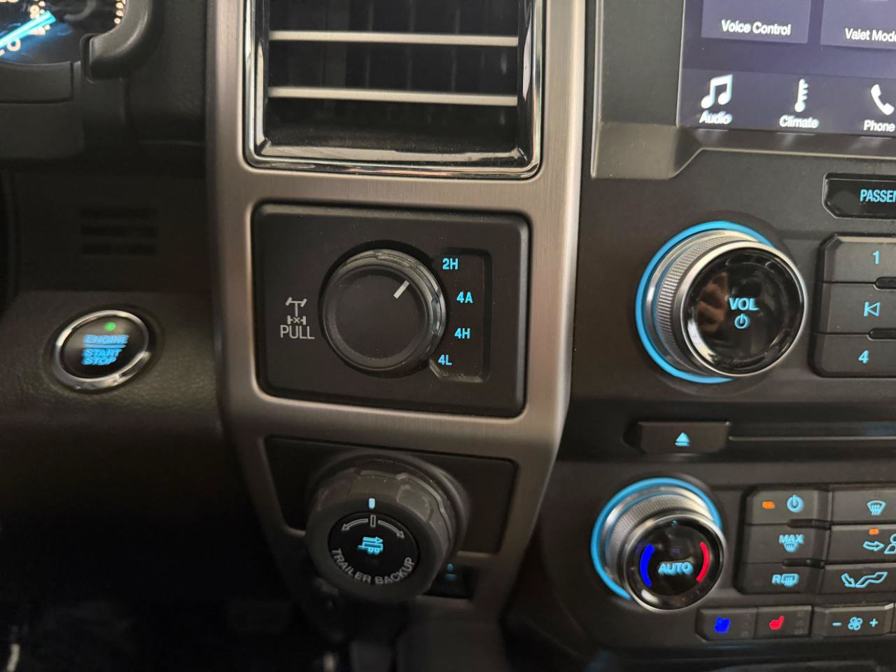 Used 2018 Ford F150 Platinum w/ Technology Package AWD/4WD image 38
