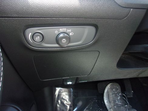 Used 2024 Buick Encore GX Preferred FWD image 24