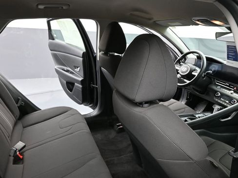 Certified 2023 Hyundai Elantra SEL w/ Convenience Package FWD image 28