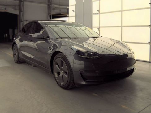 Used 2022 Tesla Model 3 Long Range AWD/4WD image 1