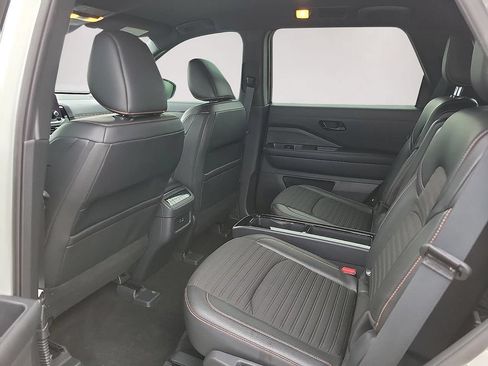 Used 2024 Nissan Pathfinder Rock Creek AWD/4WD image 9