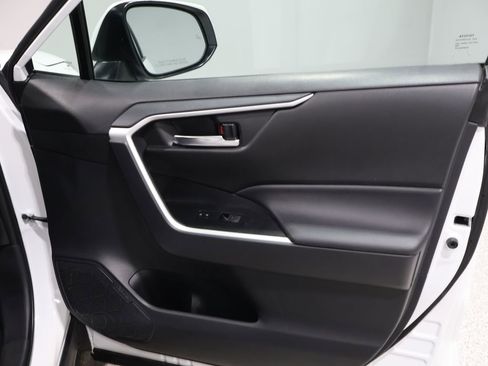 Used 2025 Toyota RAV4 XLE image 23