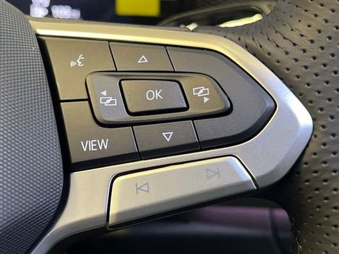 New 2026 Volkswagen Tiguan SE R-Line FWD image 15