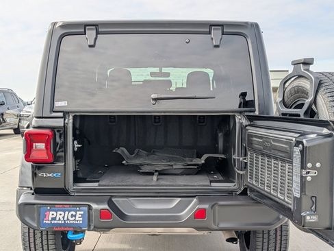 Used 2022 Jeep Wrangler Unlimited Sahara w/ Cold Weather Group image 6