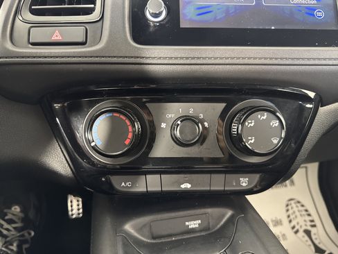 Used 2020 Honda HR-V Sport image 27