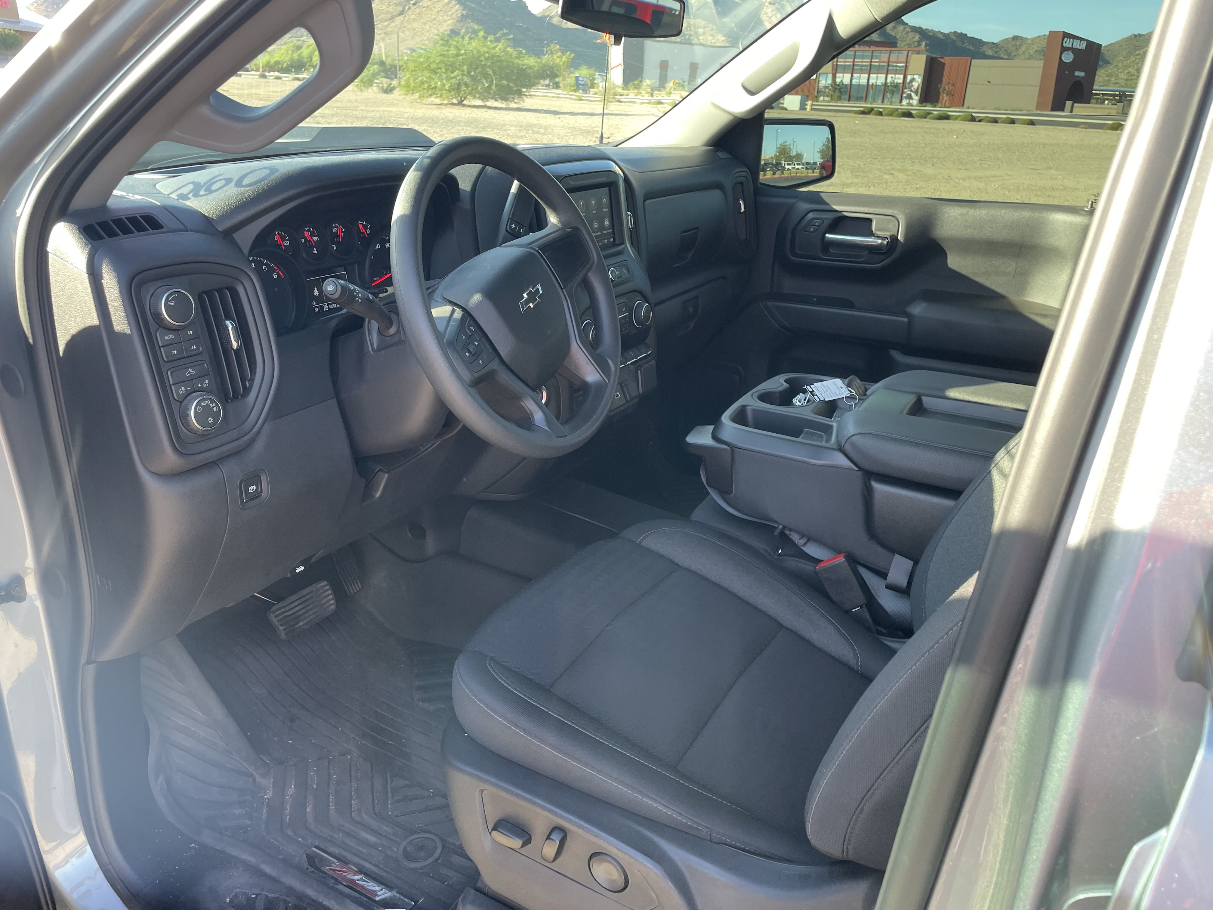 Used 2026 Chevrolet Silverado 1500 Custom Trail Boss w/ LPO, Dark Essentials Package AWD/4WD image 10