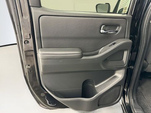 Used 2023 Nissan Frontier SV image 26