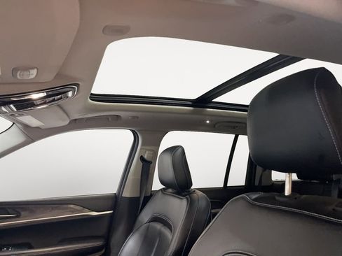 Used 2022 Jeep Grand Cherokee Limited 4xe image 17