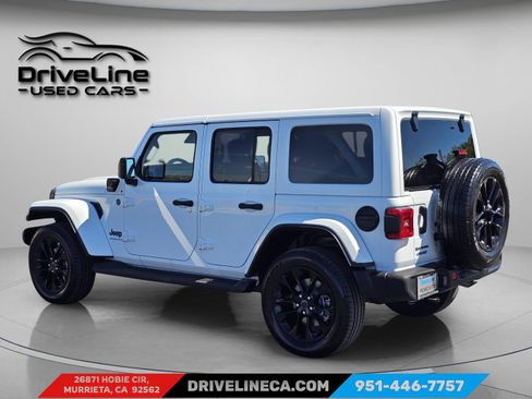 Used 2025 Jeep Wrangler Unlimited Sahara AWD/4WD image 10