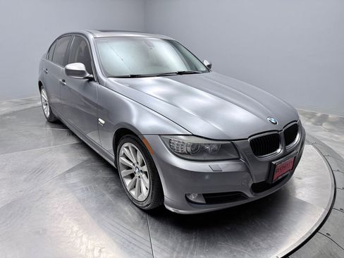 Used 2011 BMW 328i xDrive Sedan AWD/4WD image 3