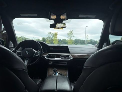 Used 2019 BMW X5 xDrive50i w/ M Sport Package AWD/4WD image 26