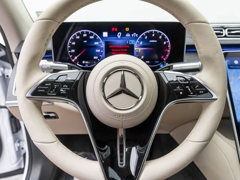 Used 2025 Mercedes-Benz S 580 4MATIC Sedan image 15
