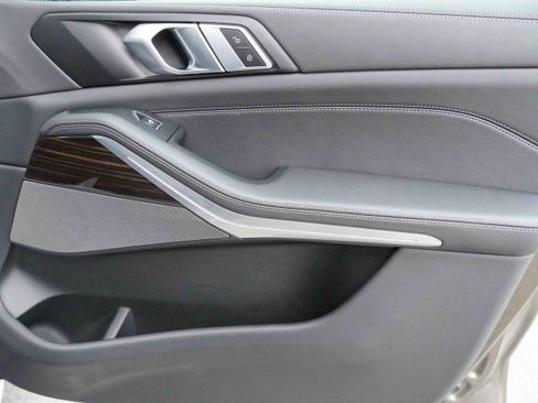 Certified 2025 BMW X5 xDrive40i w/ Premium Package image 32