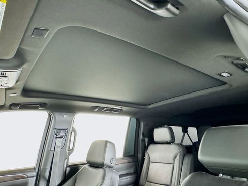 Used 2023 Chevrolet Suburban Z71 image 24