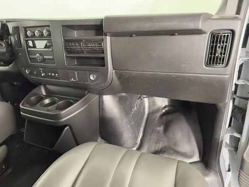 Used 2023 GMC Savana 2500 Extended image 13
