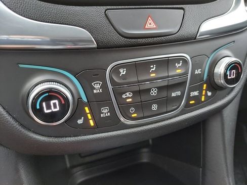 Certified 2020 Chevrolet Equinox LT w/ Sport Edition image 28