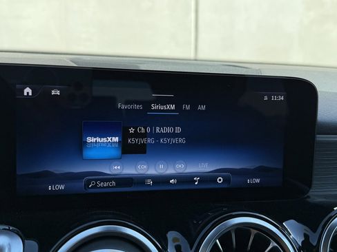 Used 2024 Mercedes-Benz GLB 250 image 8