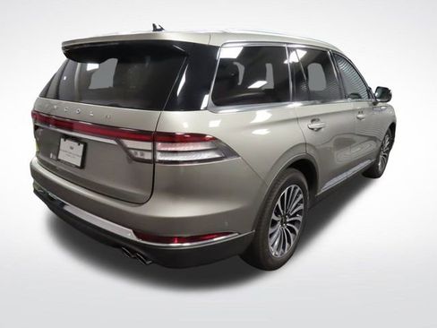 Used 2023 Lincoln Aviator Reserve image 5