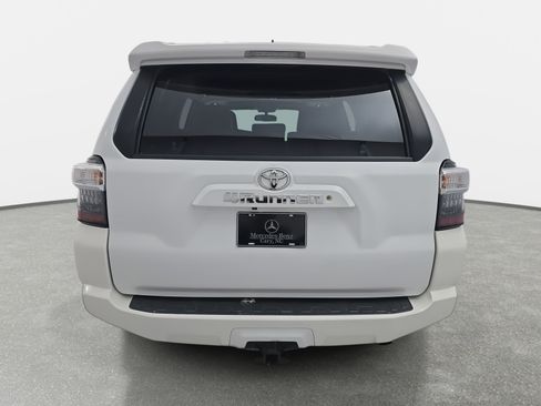 Used 2018 Toyota 4Runner SR5 Premium image 6