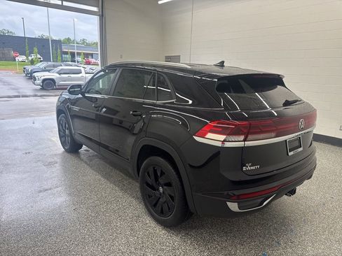 New 2026 Volkswagen Atlas Cross Sport SE AWD/4WD image 3
