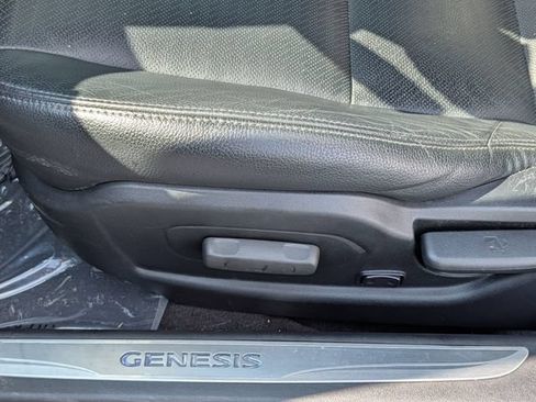 Used 2016 Hyundai Genesis Coupe 3.8 RWD image 11