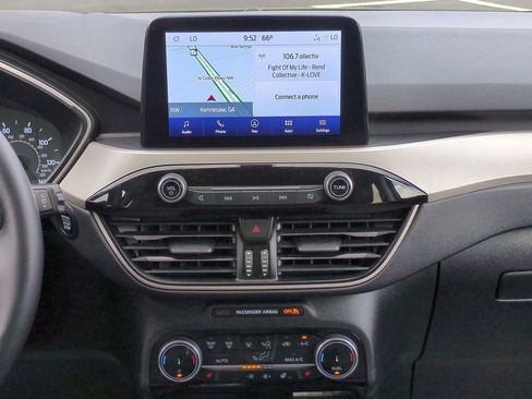 Used 2022 Ford Escape SE w/ SE Sport Appearance Package image 18