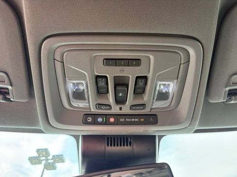 Used 2023 GMC Sierra 1500 SLT w/ SLT Premium Plus Package AWD/4WD image 26