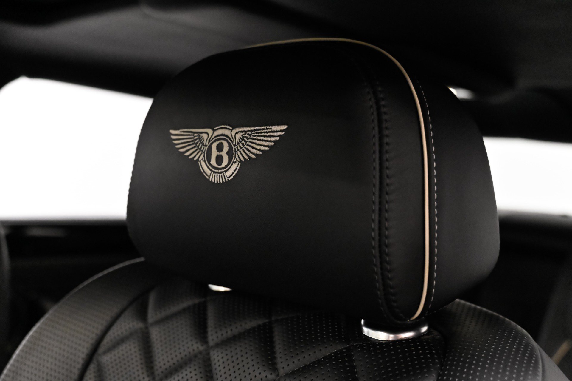 Used 2017 Bentley Flying Spur S V8 AWD/4WD image 52