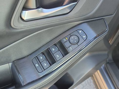Certified 2025 Nissan Rogue SV FWD image 20