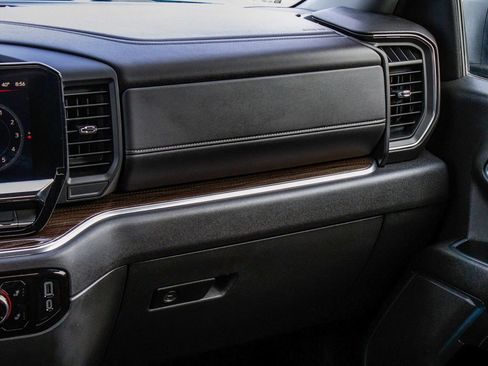 Used 2024 GMC Sierra 1500 Elevation image 17