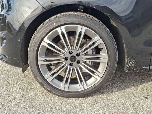 New 2026 Land Rover Range Rover Sport Dynamic SE image 2