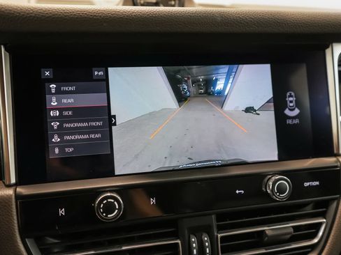Certified 2024 Porsche Macan AWD/4WD image 28