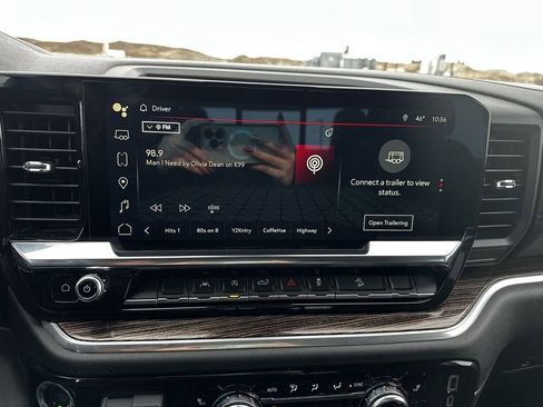 Used 2025 GMC Sierra 1500 Elevation w/ Preferred Package image 17