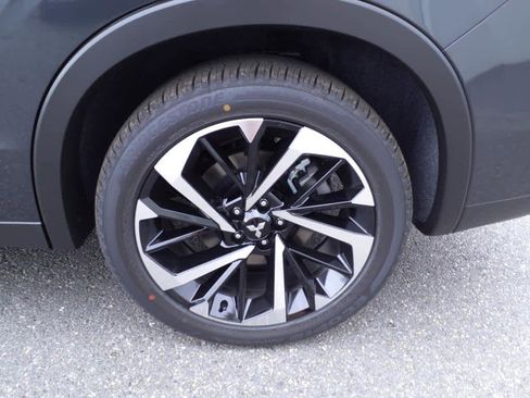 New 2025 Mitsubishi Outlander SE image 5