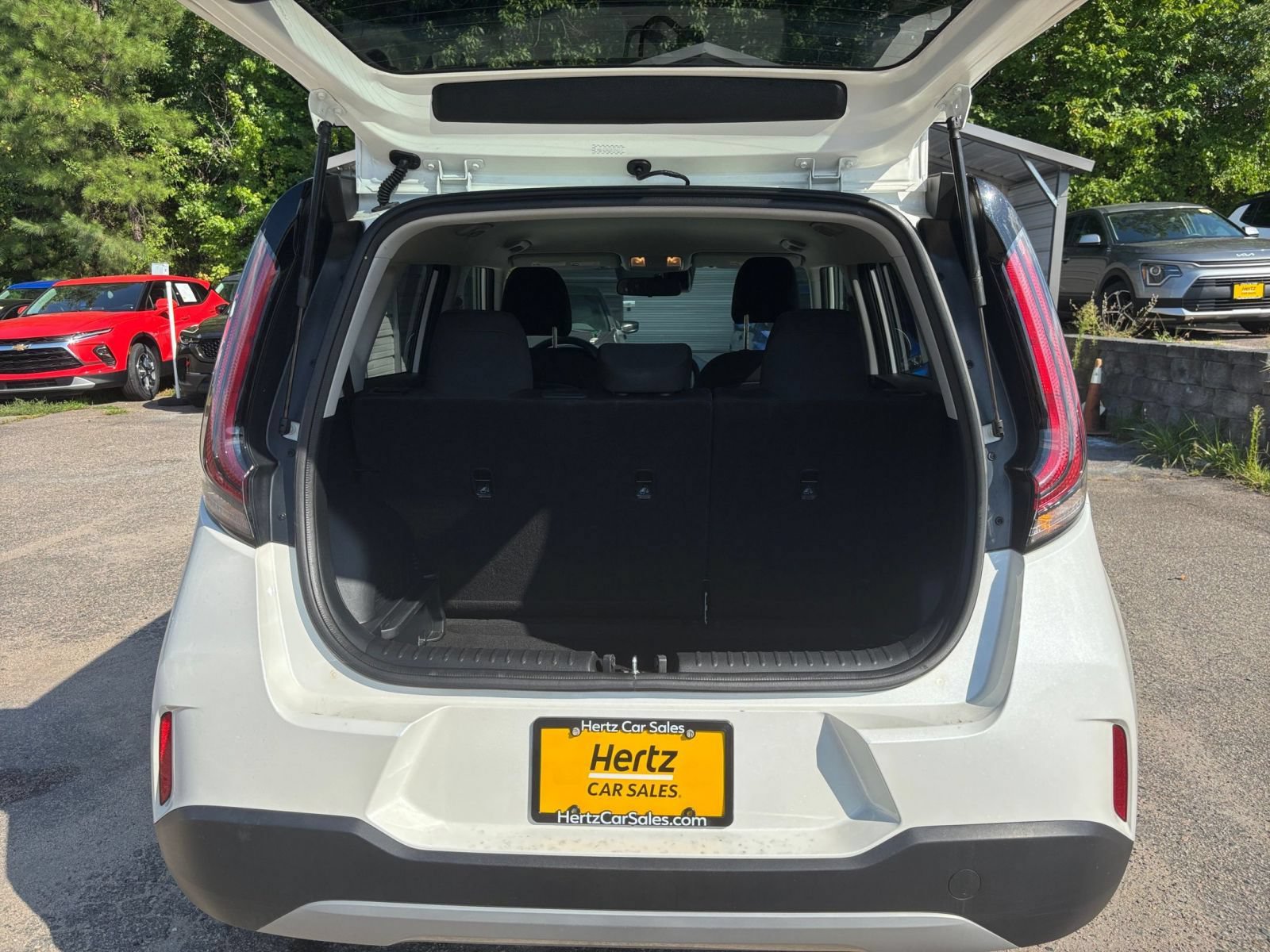 Used 2025 Kia Soul LX w/ LX Technology Package FWD image 27