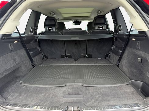 Used 2022 Volvo XC90 T6 Momentum w/ Climate Package image 18